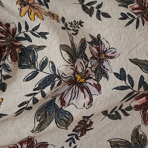 Ladies Medium Cowl Neck SS Top - Picture 3 of 5